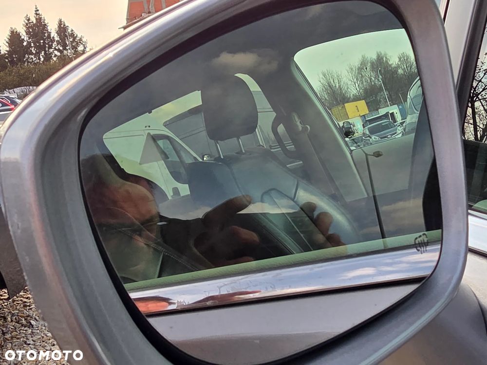 Chrysler Pacifica - 12