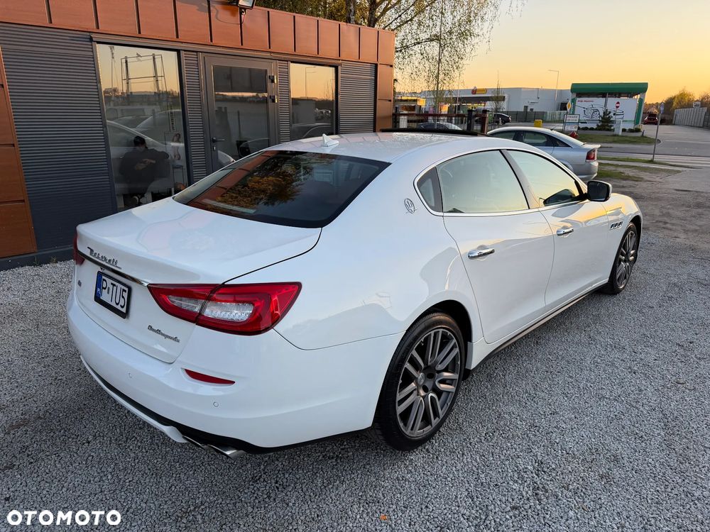 Maserati Quattroporte - 12