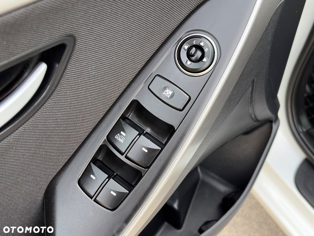 Hyundai i30 blue 1.4 Style - 19