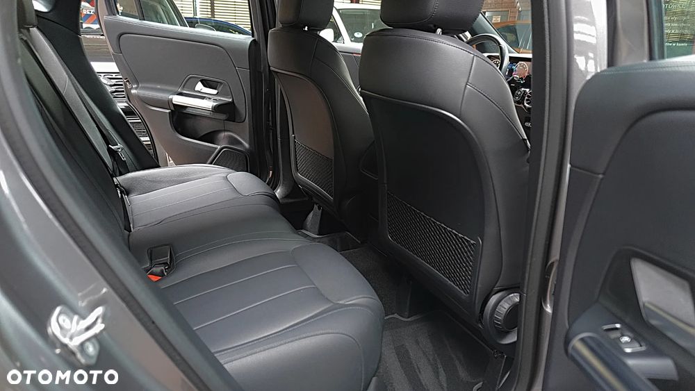Mercedes-Benz GLA 200 - 16