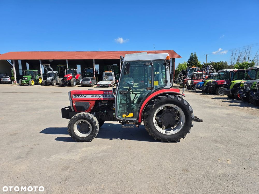 Massey Ferguson 374V