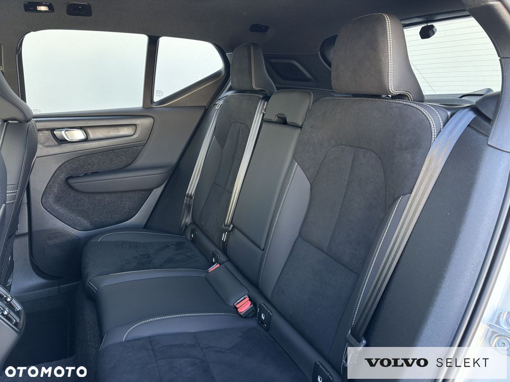 Volvo XC 40 - 24