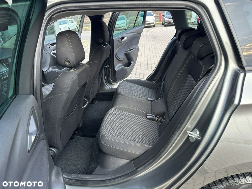 Opel Astra 1.4 T Dynamic - 12