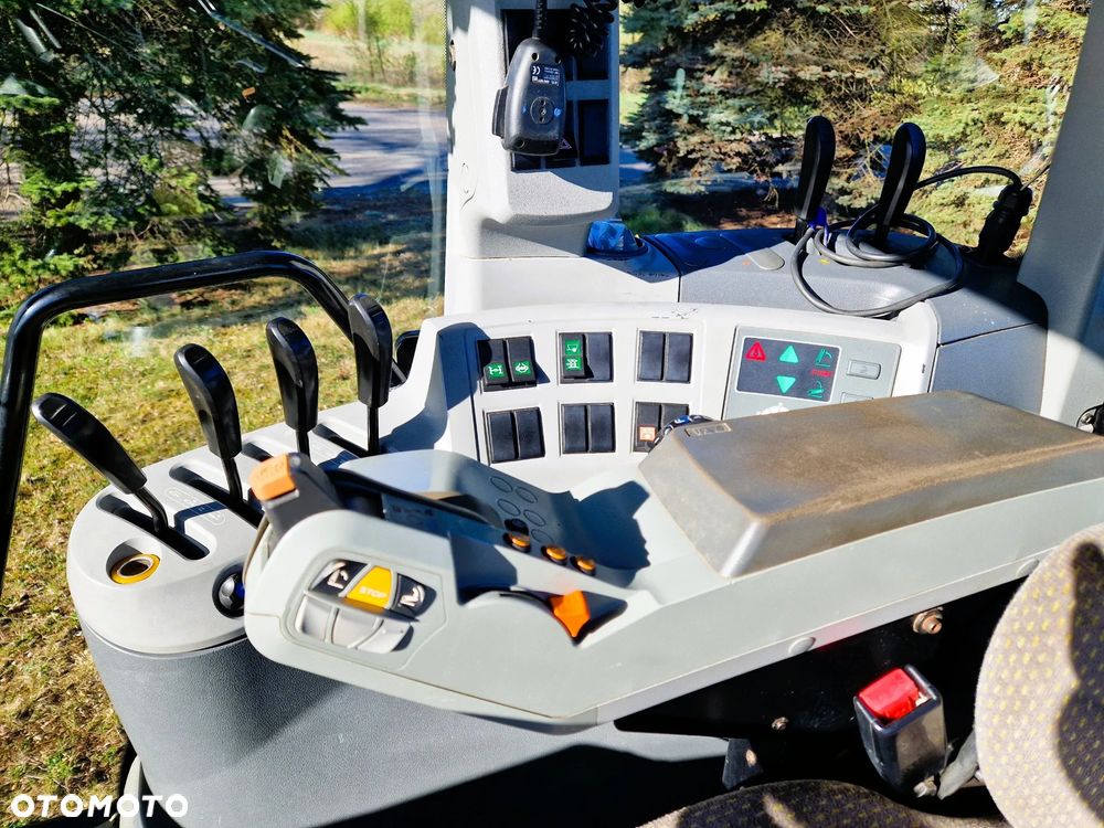 Claas Axion 810 - 10