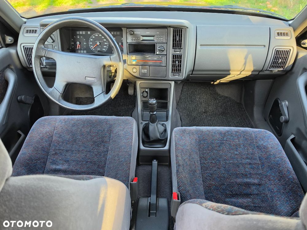 Volvo Seria 400 - 13