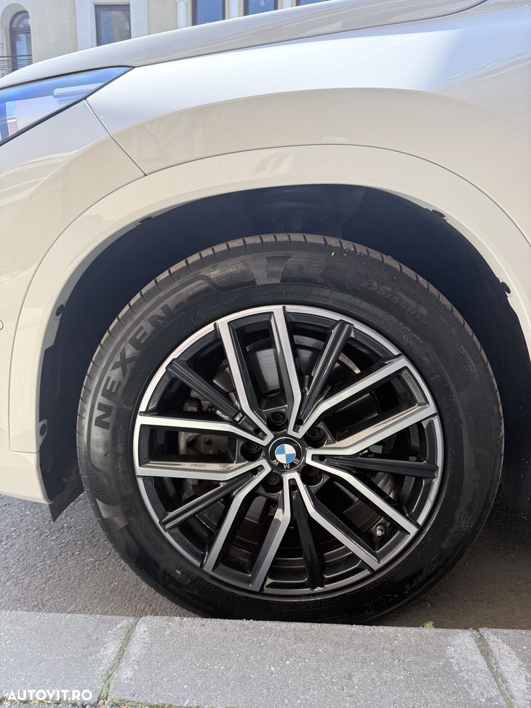 BMW X1 xDrive23i AT MHEV - 25