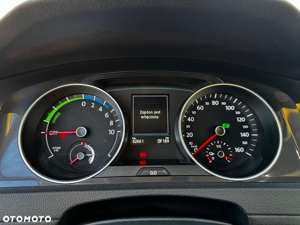 Volkswagen Golf e-Golf - 8