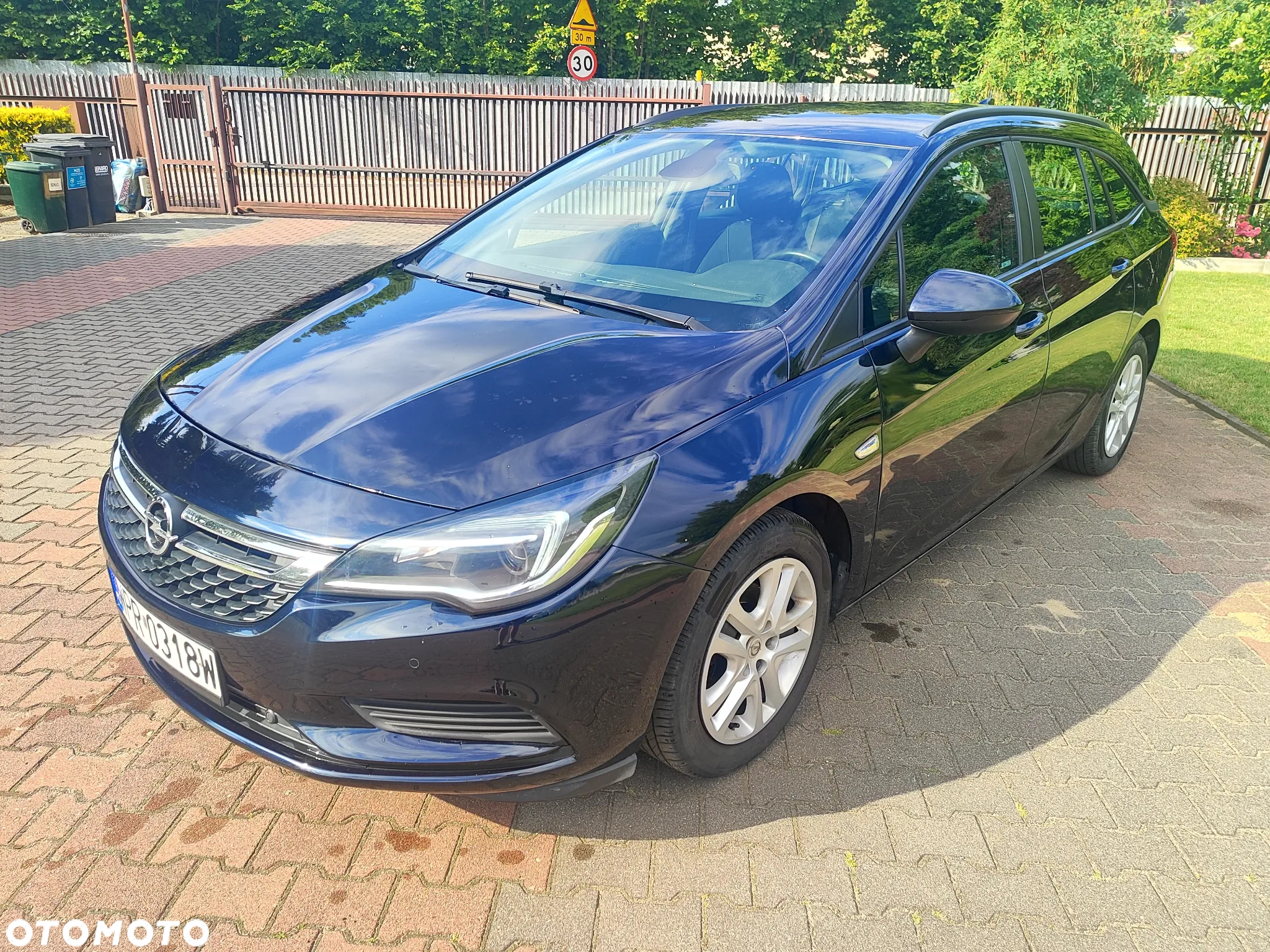 Opel Astra IV 1.6 CDTI Enjoy - 3