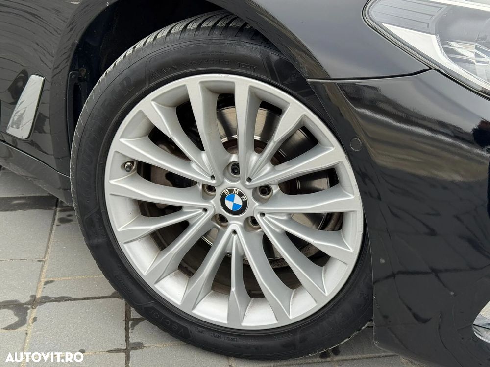 BMW Seria 5 520d AT - 37