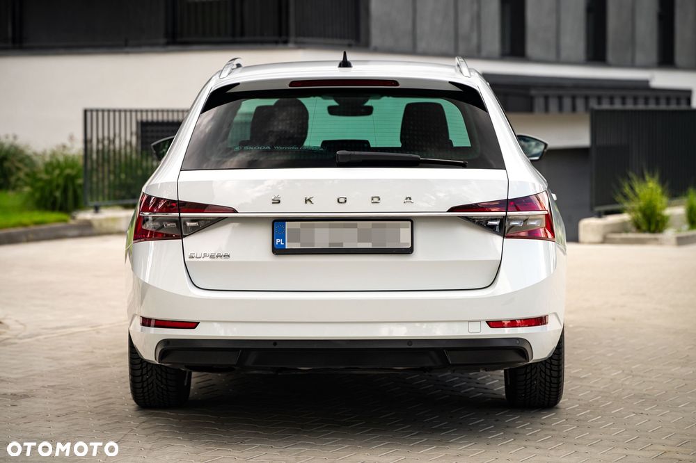 Skoda Superb 2.0 TDI SCR Style DSG - 6