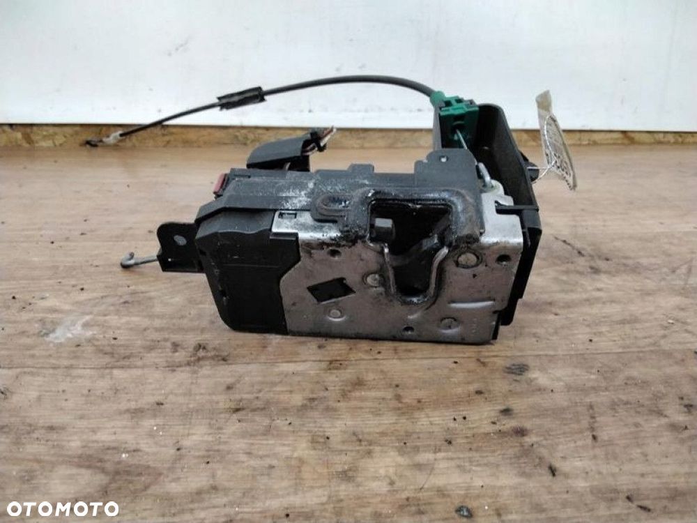 opel astra h zamek drzwi lewy przód 13105936 - 2