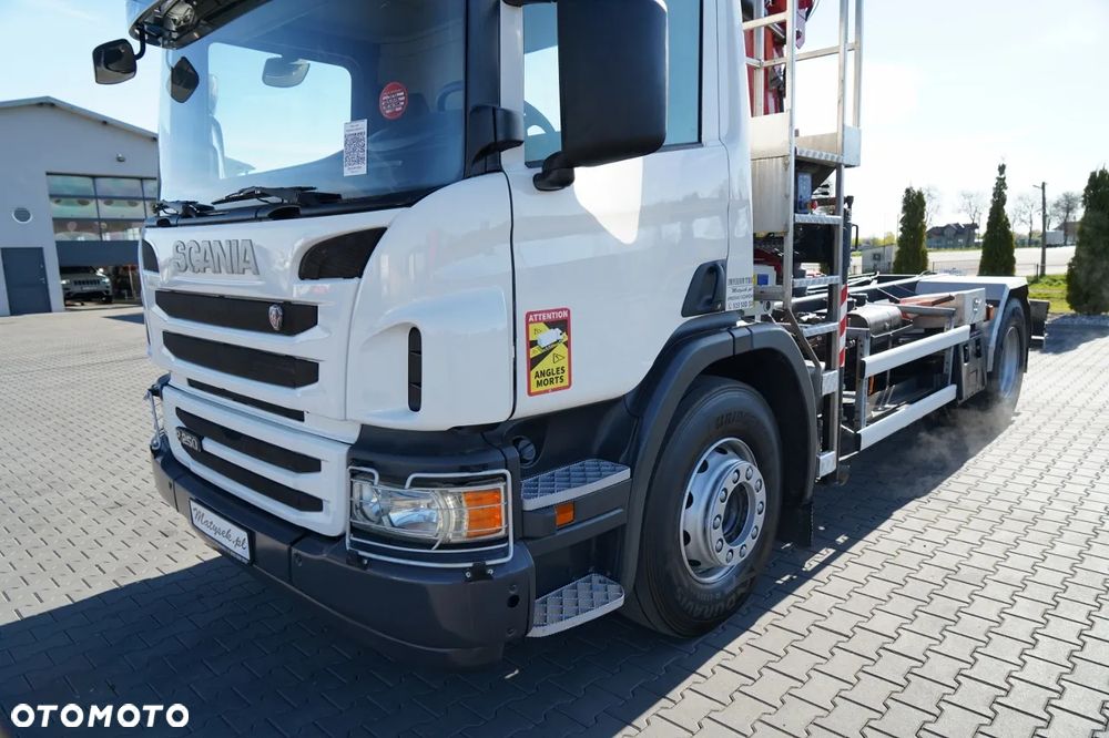 Scania P 250 / 4X2 / SIŁOWNIK DO WYWROTU /  + HDS HMF 635 K2 /  / MAX WYSÓW 7 M / STEROWANIE RADIOWE / ROTATOR /  EURO 6 - 16