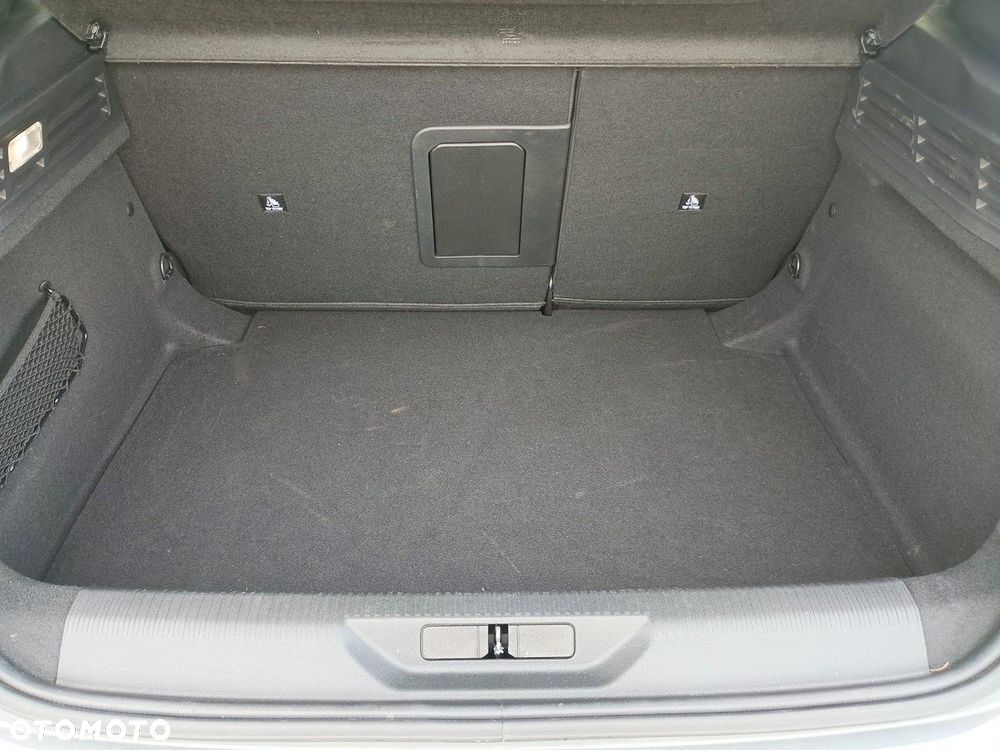 Peugeot 308 - 8