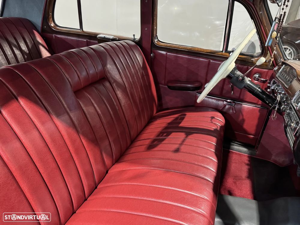 Mercedes-Benz MB180 - 32