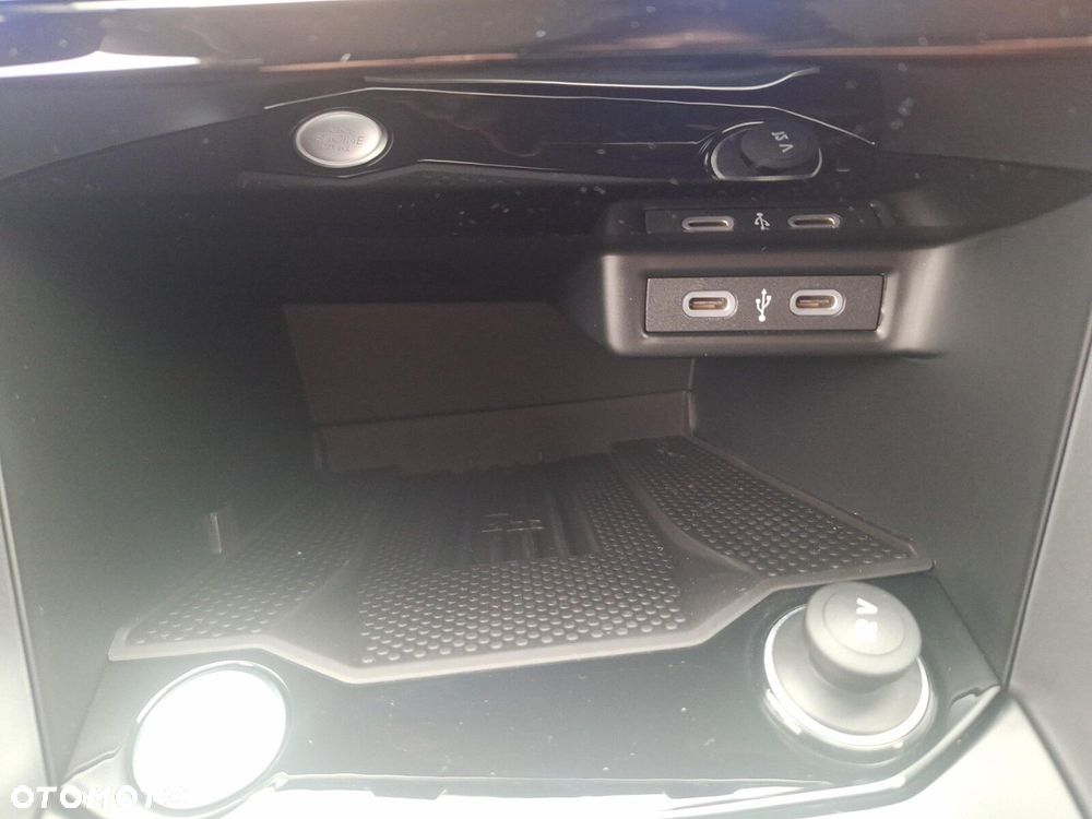 Volkswagen T-Roc 1.5 TSI Life Plus DSG - 25