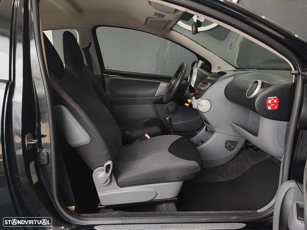 Toyota Aygo 1.0 + AC - 32
