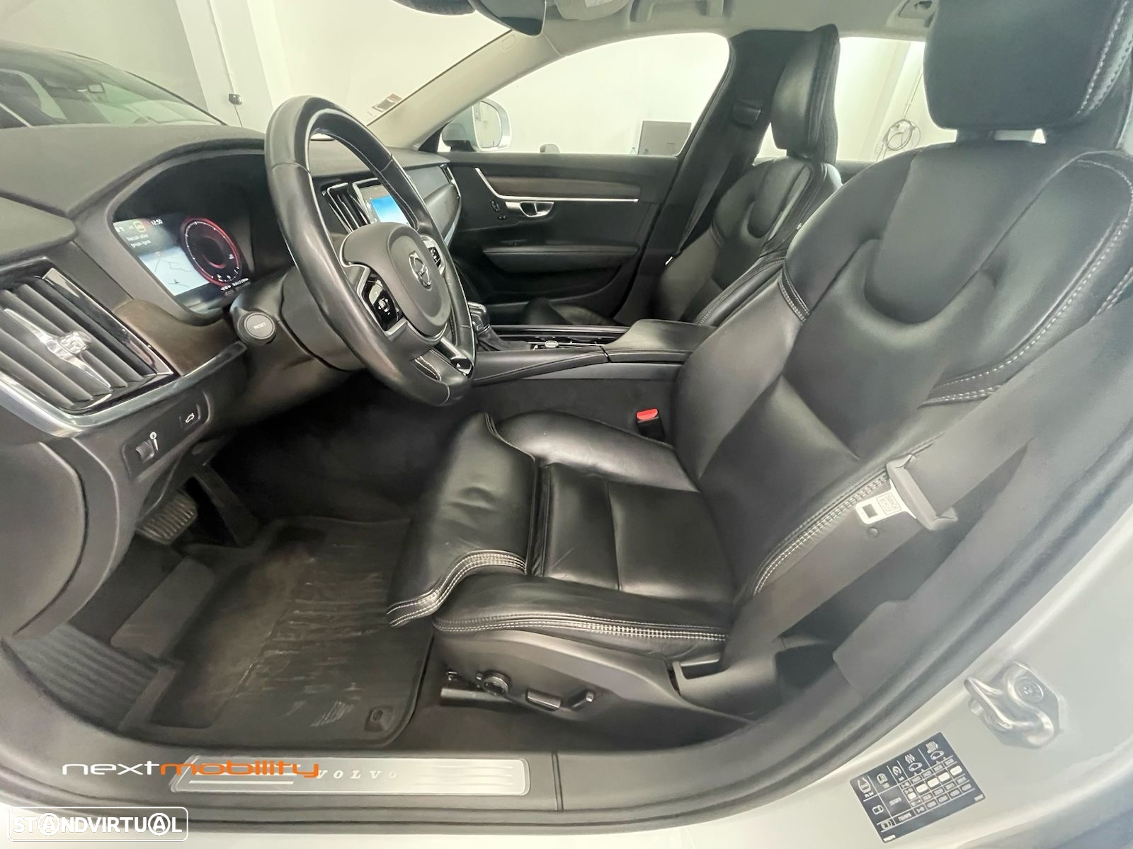 Volvo V90 Cross Country 2.0 D4 Pro AWD Geartronic - 12