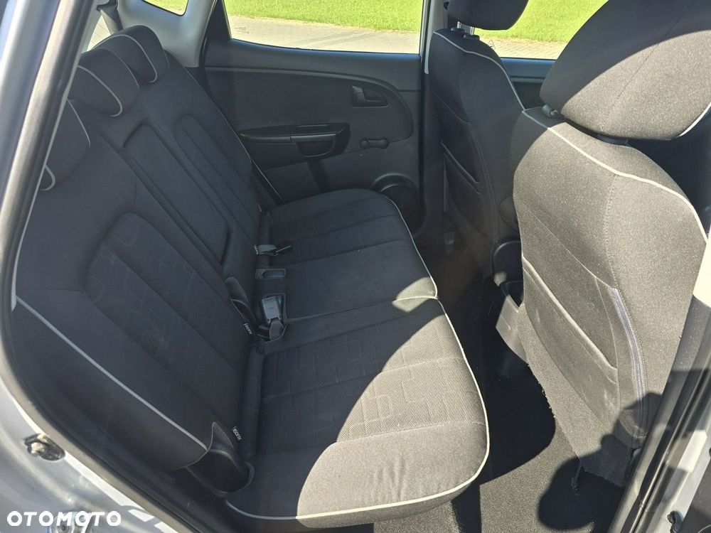 Kia Venga - 19