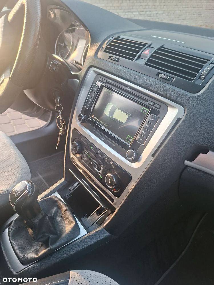 Skoda Octavia 2.0 TDI CR DPF RS - 12