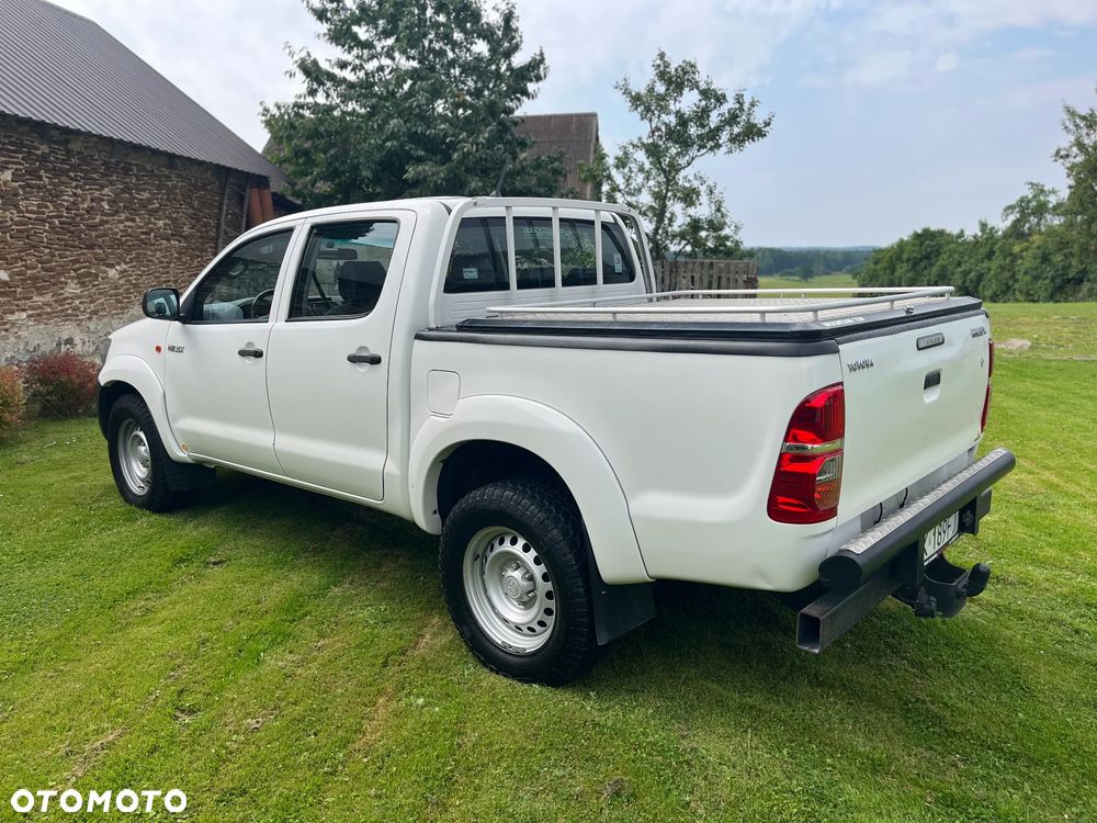 Toyota Hilux - 12