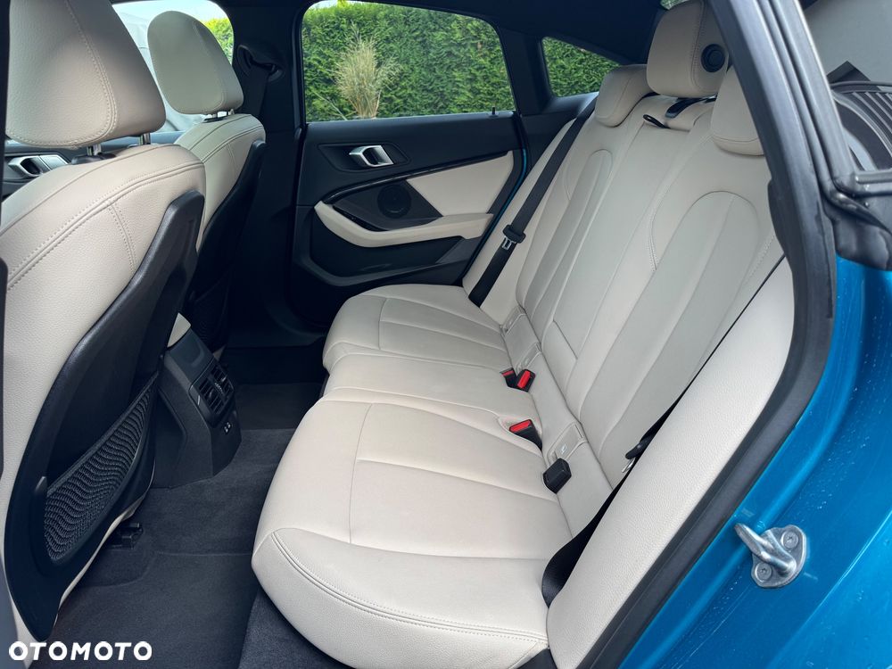 BMW Seria 2 220i xDrive M Sport - 17
