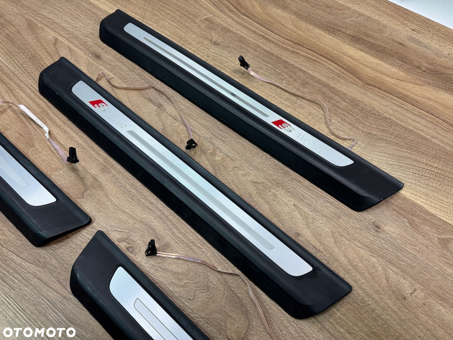 LISTWY PROGOWE LED AUDI Q7 4M S-LINE PODŚWIETLANE 4M0947405B 4M0947406B - 4