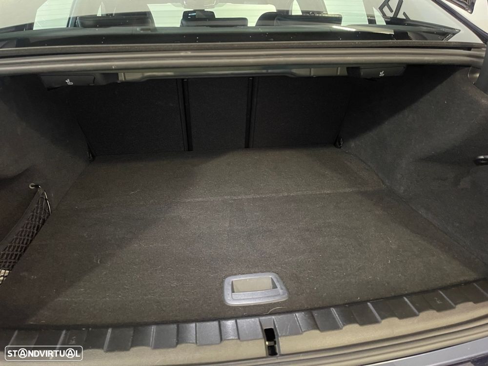 BMW 330 e Pack M Auto - 43