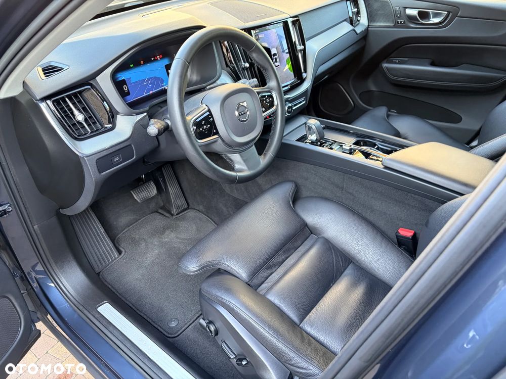 Volvo XC 60 B5 B AWD Ultra Dark - 11