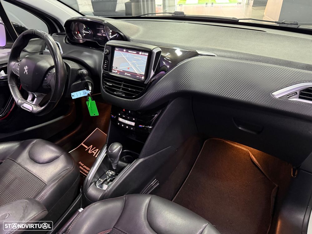 Peugeot 208 1.2 PureTech GT Line EAT6 - 18