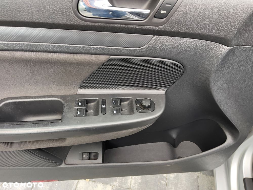 Volkswagen Golf - 18