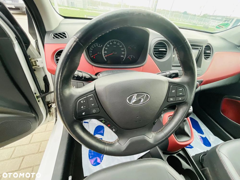 Hyundai i10 1.2 Fifa World Cup Edition - 12