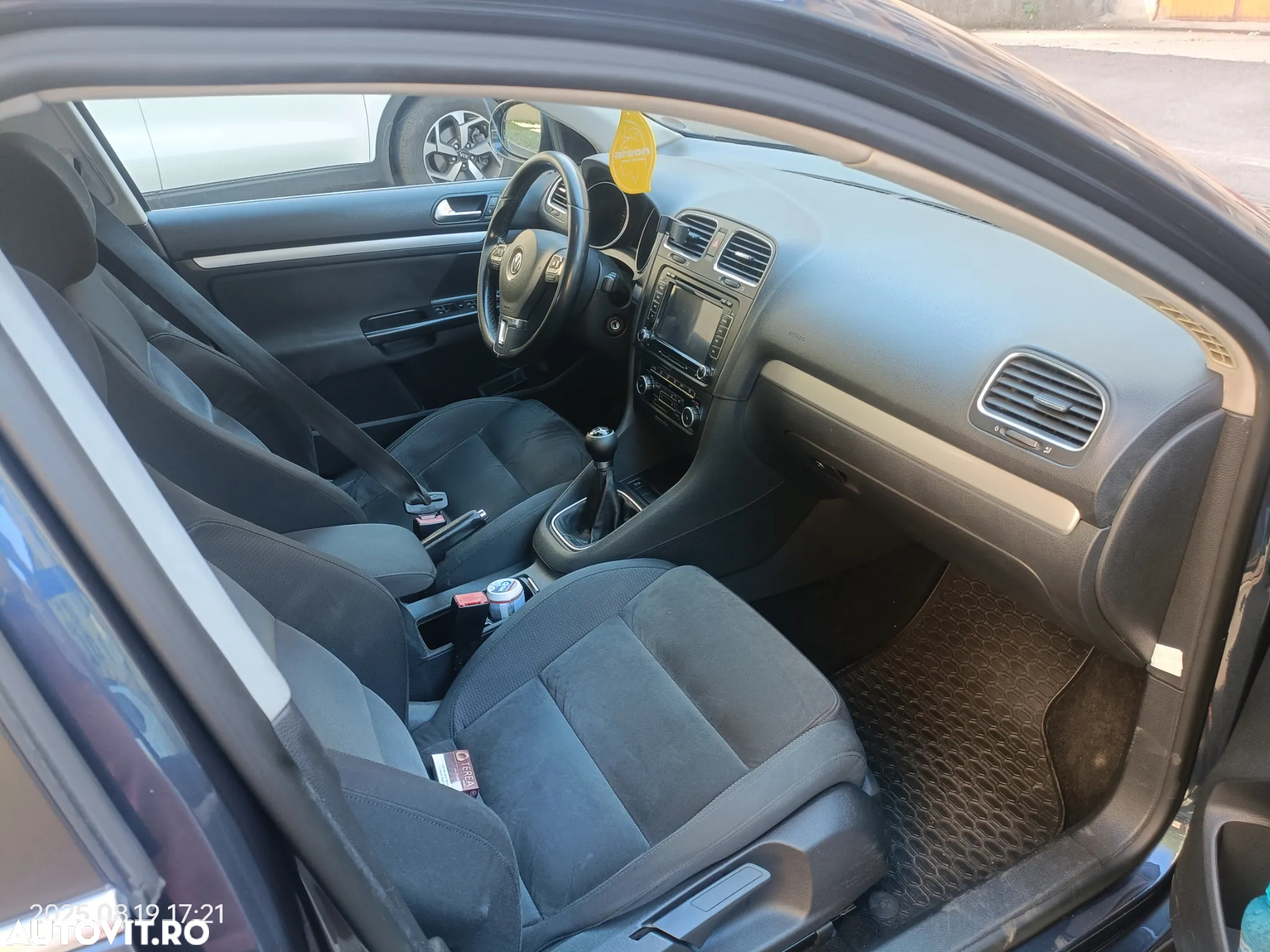 Volkswagen Golf 2.0 TDI DPF Highline - 8