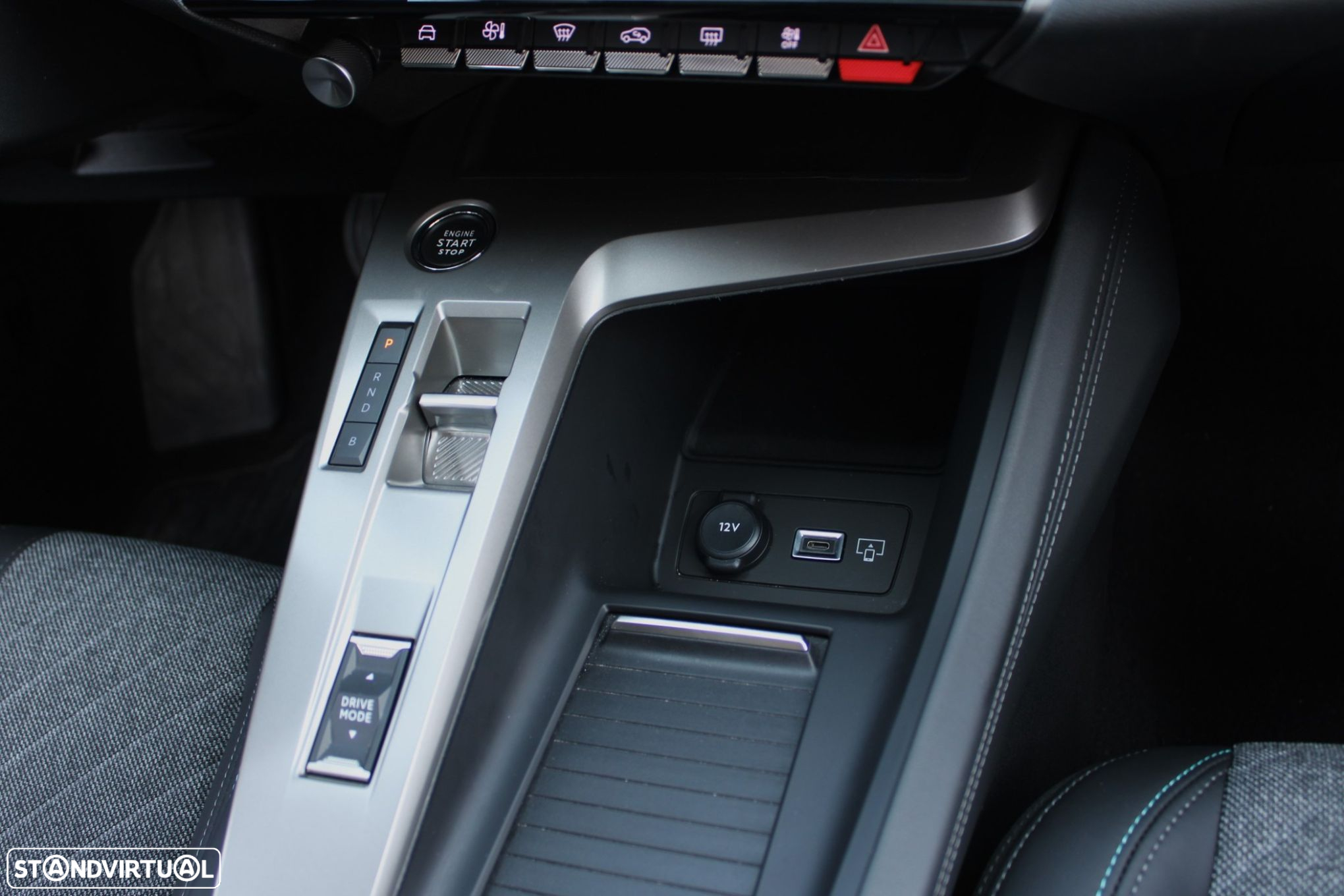 Peugeot 408 1.6 Hybrid Allure e-EAT8 - 38