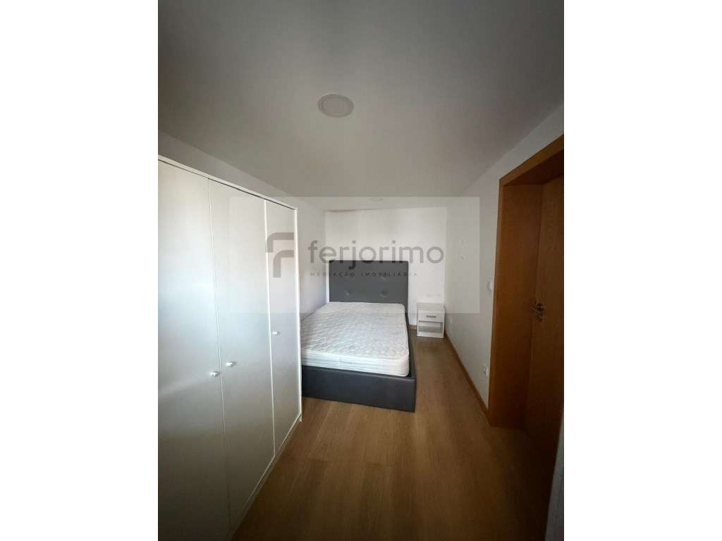 ANDAR MORADIA T1 | RÉS-DO-CHÃO COM TERRAÇO | AZURÉM - Grande imagem: 5/6
