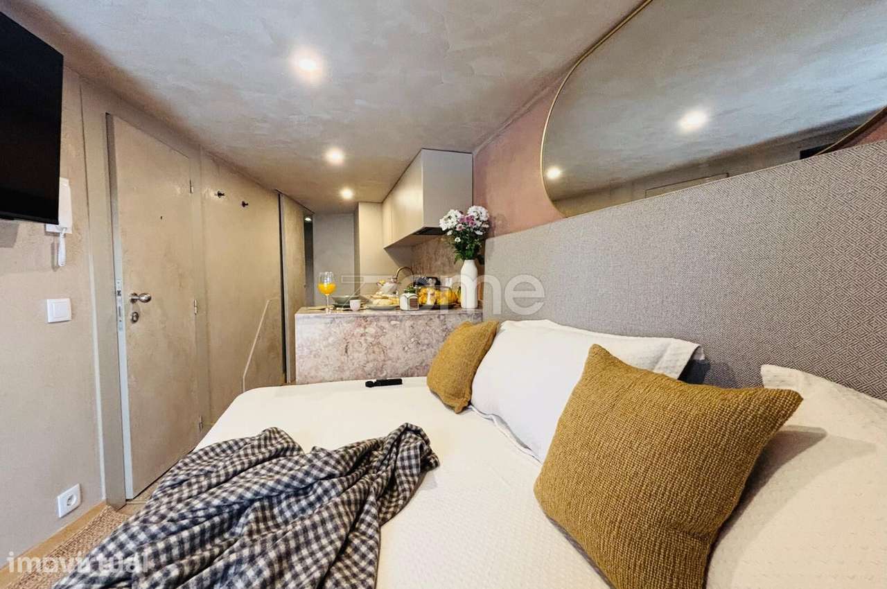 Apartamento totalmente mobilado na icónica Rua de São Bento - Grande imagem: 2/27