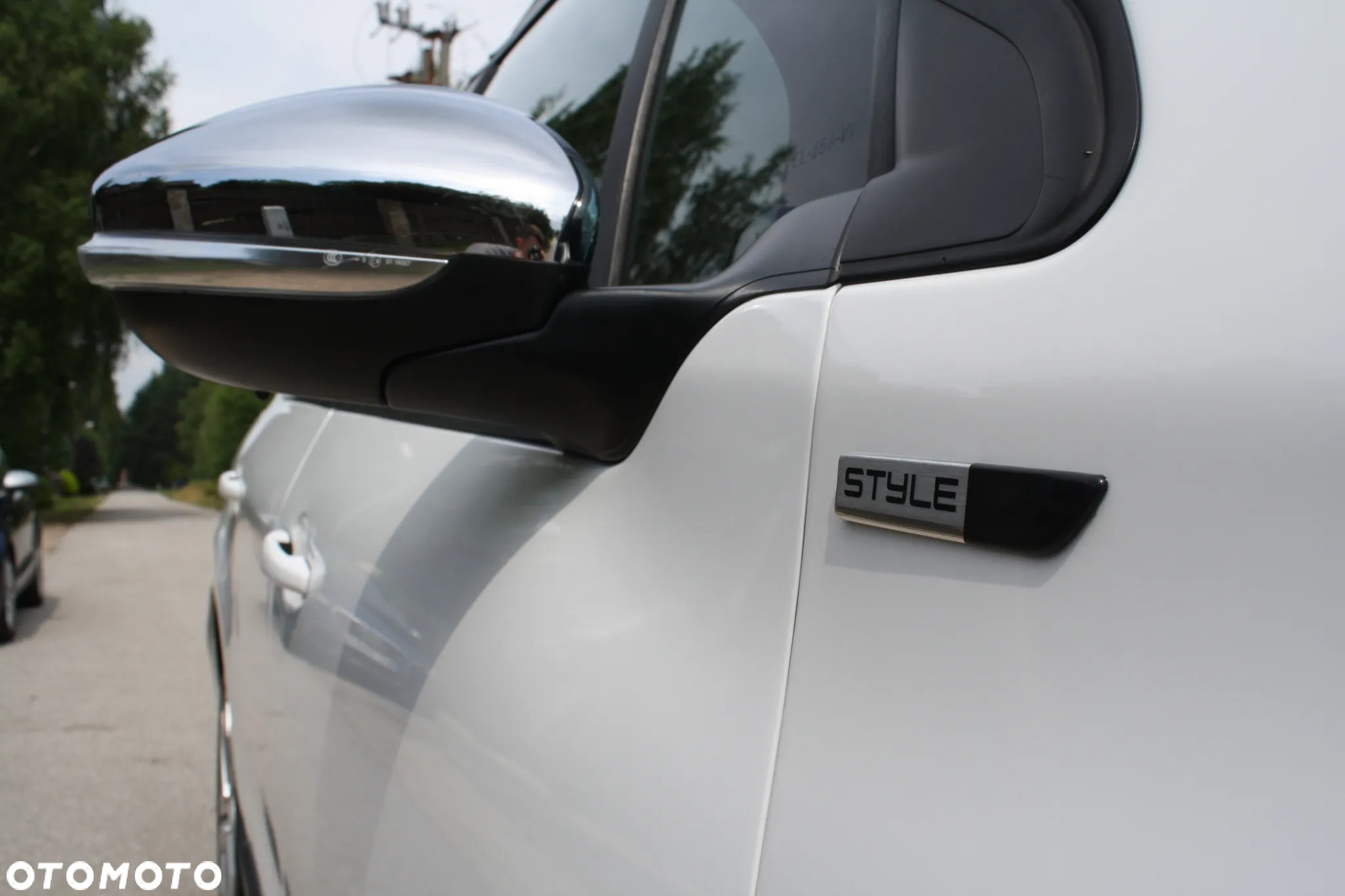 Peugeot 2008 1.2 Pure Tech Style S&S - 14
