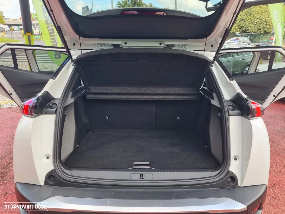 Peugeot 2008 1.2 PureTech Active Pack EAT8 - 17