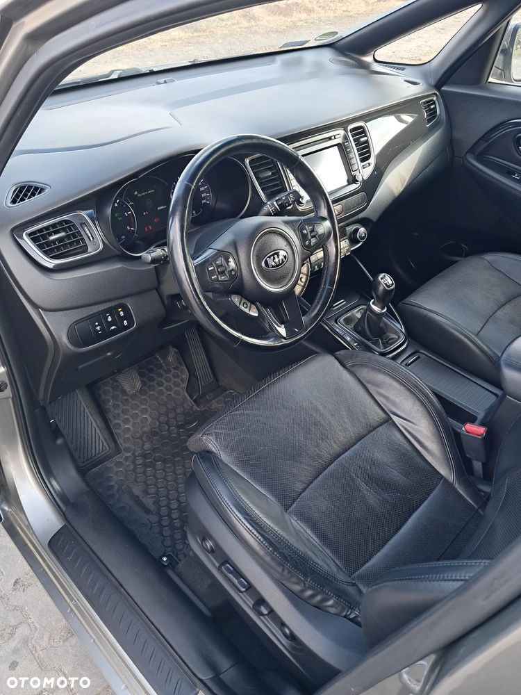 Kia Carens 1.7 CRDi XL 7os - 6