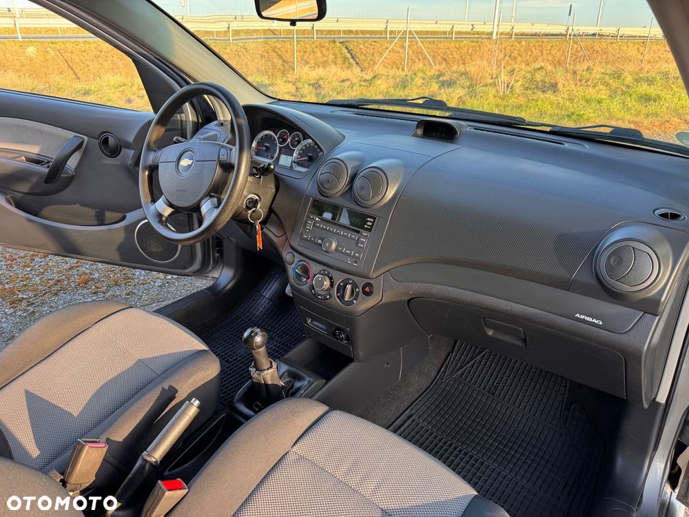 Chevrolet Aveo 1.2 LS - 22