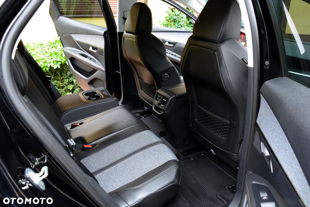 Peugeot 3008 1.6 BlueHDi Allure S&S - 26