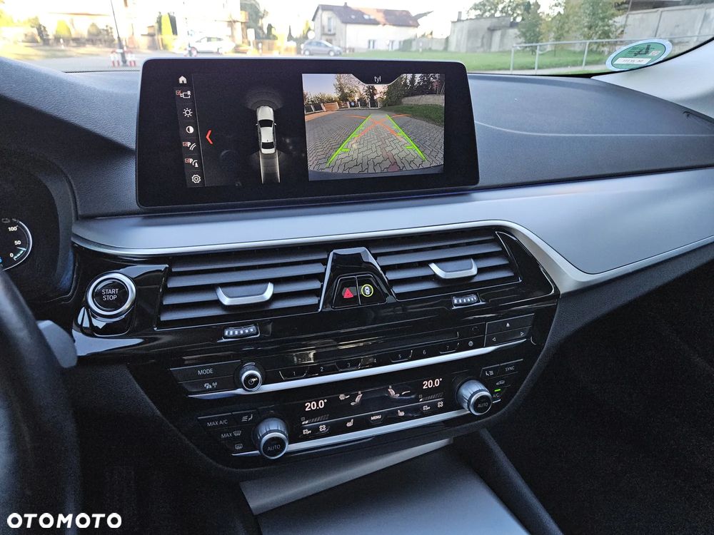 BMW Seria 5 530e iPerformance Luxury Line - 9