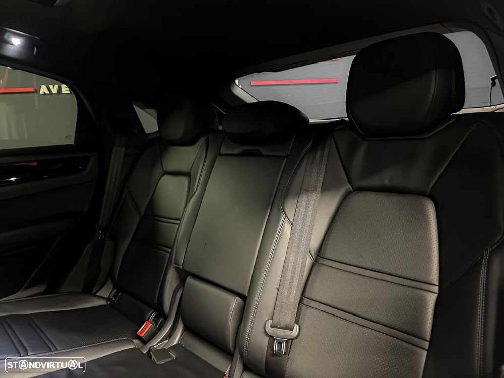 Porsche Cayenne Coupé E-Hybrid Platinum Edition - 12