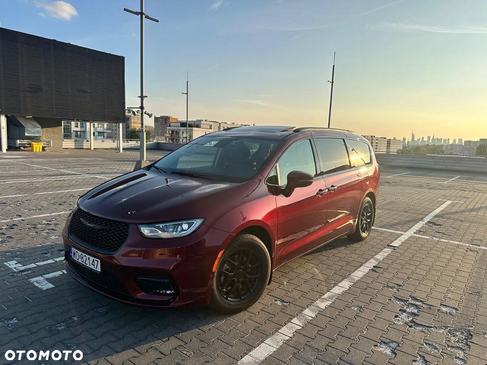 Chrysler Pacifica - 1