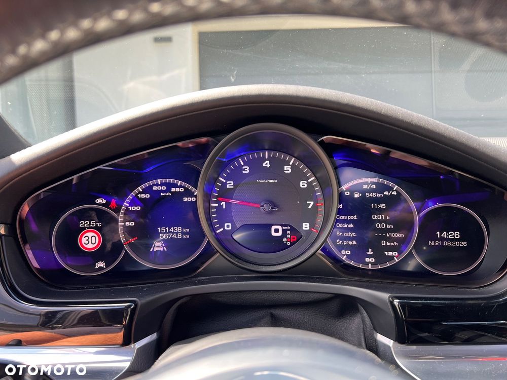 Porsche Panamera 4 Platinum Edition - 10
