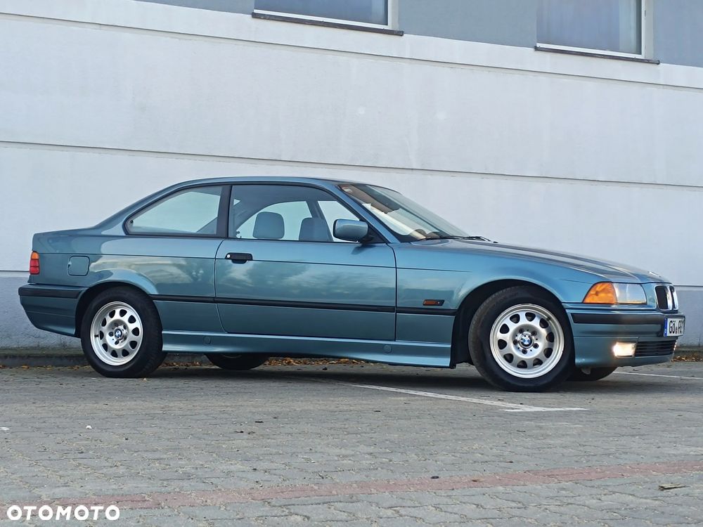 BMW Seria 3 316i - 12