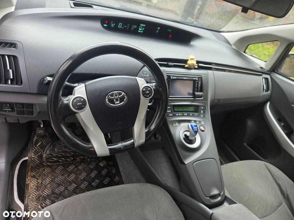 Toyota Prius 1.8 HSD Sol - 9