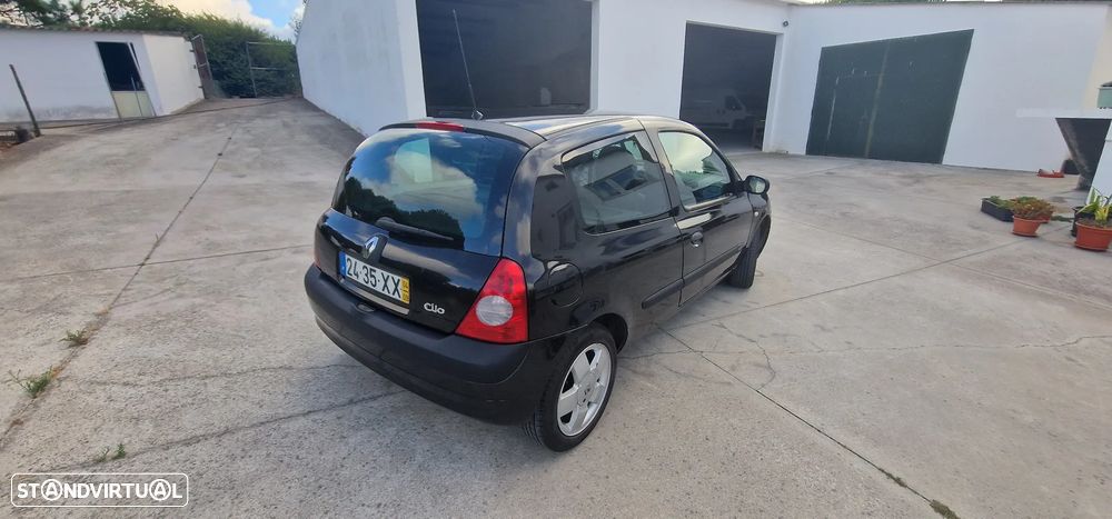 Renault Clio 1.5 dCi Confort - 11