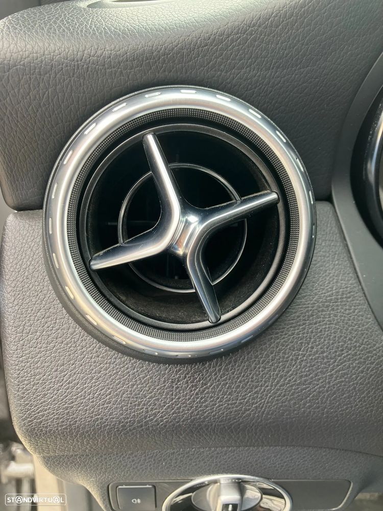 Mercedes-Benz GLA 200 - 16