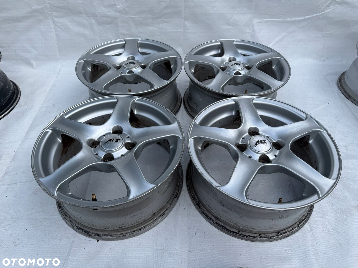 Felgi AEZ Renault 4x100 6,5J 15" ET38 653 - 2