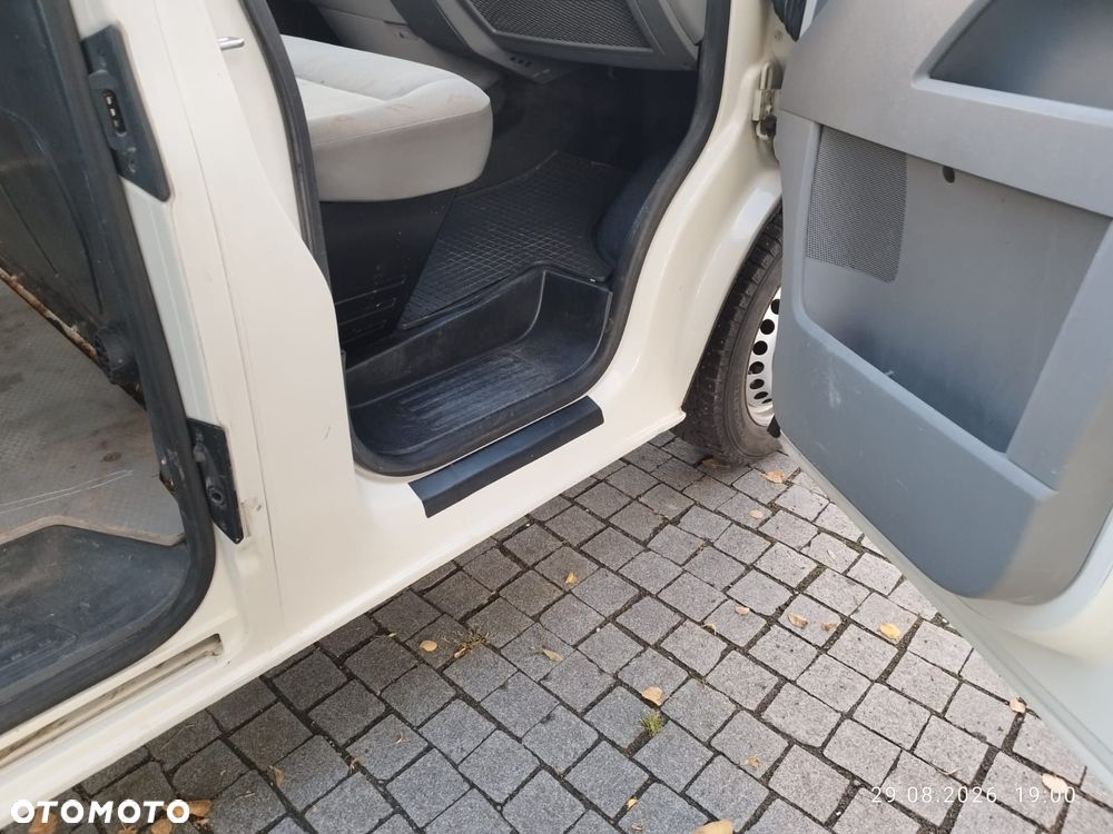 Volkswagen Transporter - 7